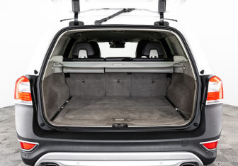 Подержанный автомобиль Volvo XC70 2014 года (27 фото)