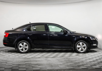 Подержанный автомобиль Skoda Octavia Liftback 2019 года (4 фото)