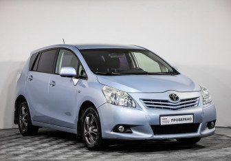 Подержанный автомобиль Toyota Verso 2010 года (3 фото)