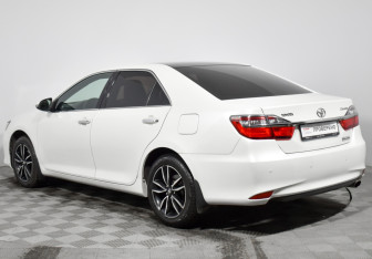 Подержанный автомобиль Toyota Camry Sedan 2016 года (7 фото)