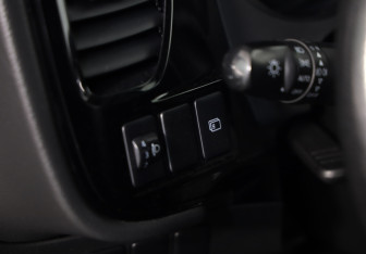 Подержанный автомобиль Mitsubishi Outlander 2018 года (19 фото)