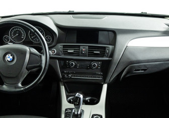 Подержанный автомобиль BMW X3 2013 года (14 фото)