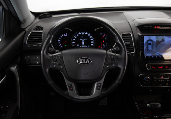 Подержанный автомобиль Kia Sorento 2014 года (10 фото)