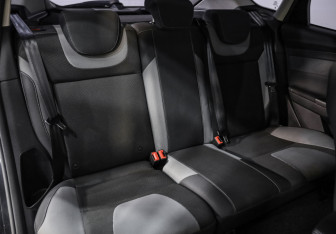 Подержанный автомобиль Ford Focus Hatchback 2012 года (21 фото)