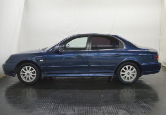 Подержанный автомобиль Hyundai Sonata 2006 года (8 фото)