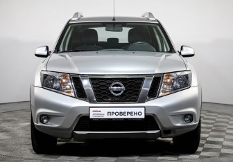Подержанный автомобиль Nissan Terrano 2019 года (2 фото)