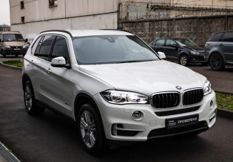 Подержанный автомобиль BMW X5 2014 года (3 фото)