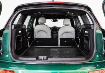 Подержанный автомобиль MINI Clubman Wagon 2019 года (27 фото)
