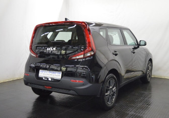 Подержанный автомобиль Kia Soul 2022 года (5 фото)