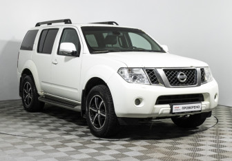 Подержанный автомобиль Nissan Pathfinder 2011 года (3 фото)