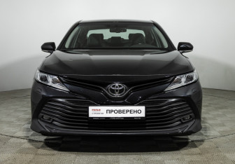 Подержанный автомобиль Toyota Camry Sedan 2019 года (2 фото)