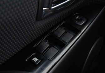 Подержанный автомобиль Mazda 3 Sedan 2008 года (16 фото)