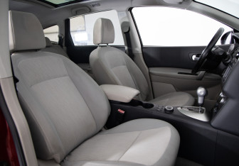 Подержанный автомобиль Nissan Qashqai+2 2011 года (18 фото)