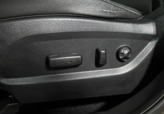 Подержанный автомобиль Hyundai Santa Fe 2014 года (15 фото)