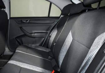 Подержанный автомобиль Skoda Rapid Liftback 2020 года (12 фото)
