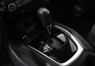 Подержанный автомобиль Nissan X-Trail 2017 года (10 фото)