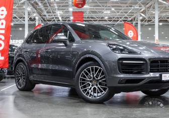 Подержанный автомобиль Porsche Cayenne 2020 года (7 фото)
