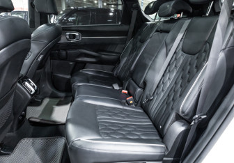 Подержанный автомобиль Kia Sorento 2022 года (13 фото)