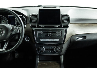 Подержанный автомобиль Mercedes-Benz GLE 2017 года (14 фото)