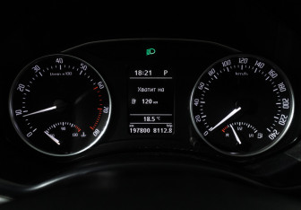 Подержанный автомобиль Skoda Octavia Liftback 2010 года (12 фото)