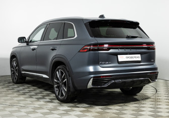 Подержанный автомобиль Geely Monjaro 2024 года (7 фото)