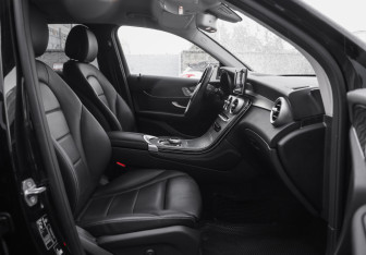 Подержанный автомобиль Mercedes-Benz GLC Coupe 2018 года (26 фото)