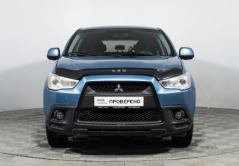 Подержанный автомобиль Mitsubishi ASX 2011 года (3 фото)