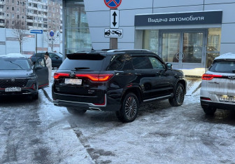 Подержанный автомобиль Changan CS95 2023 года (4 фото)