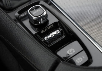 Подержанный автомобиль Volvo XC90 2015 года (19 фото)