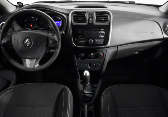Подержанный автомобиль Renault Logan Sedan 2014 года (13 фото)