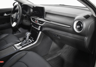 Подержанный автомобиль Kia K3 Sedan 2022 года (12 фото)
