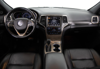 Подержанный автомобиль Jeep Grand Cherokee 2016 года (9 фото)