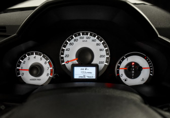 Подержанный автомобиль Honda Pilot 2013 года (17 фото)