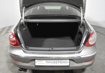 Подержанный автомобиль Volkswagen Passat CC 2011 года (18 фото)