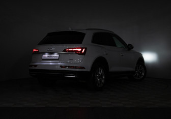 Подержанный автомобиль Audi Q5 2021 года (29 фото)
