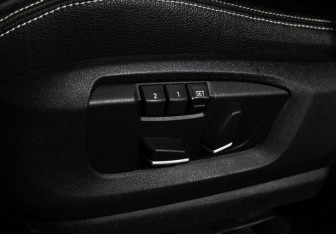 Подержанный автомобиль BMW X5 2017 года (24 фото)