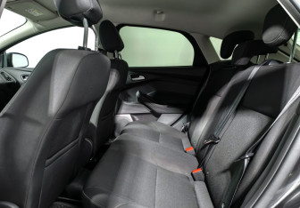 Подержанный автомобиль Ford Focus Sedan 2019 года (12 фото)