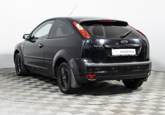Подержанный автомобиль Ford Focus Hatchback 2007 года (7 фото)