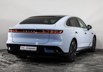 Подержанный автомобиль Voyah Passion 2023 года (7 фото)