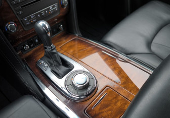 Подержанный автомобиль Infiniti QX80 2017 года (33 фото)