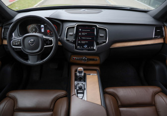 Подержанный автомобиль Volvo XC90 2019 года (8 фото)