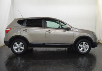 Подержанный автомобиль Nissan Qashqai 2012 года (4 фото)