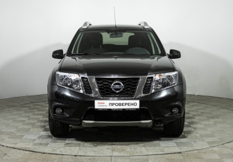 Подержанный автомобиль Nissan Terrano 2018 года (2 фото)