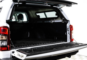 Подержанный автомобиль Mitsubishi L200 2019 года (16 фото)