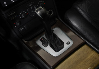 Подержанный автомобиль Volvo XC90 2002 года (15 фото)