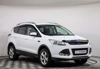 Подержанный автомобиль Ford Kuga 2016 года (3 фото)