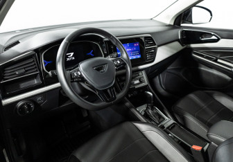 Подержанный автомобиль Jetta VS5 2023 года (11 фото)