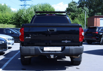 Подержанный автомобиль Toyota Tundra 2013 года (6 фото)