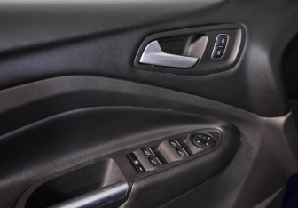 Подержанный автомобиль Ford Kuga 2017 года (20 фото)