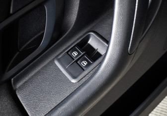 Подержанный автомобиль Skoda Fabia Wagon 2012 года (17 фото)